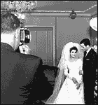 1966 - Насер делает фотоснимок на свадебной церемонии его дочери Моны
